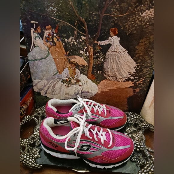 Skechers Shoes - Women Skechers Resistance Runner Shoes 👟👟size 8 Women,SRR Pro Speed.🛍 👙🩱